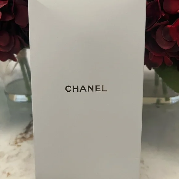 NIB Chanel Coco Crush Black Cellphone Case/ Crossbody - Picture 6 of 9